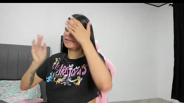 Snapshot of _elektrah chatting on 02/16/25, 12:30  elektrah online show from 02/16/25, 12:30