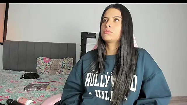 Snapshot of _elektrah chatting on 02/27/25, 10:53  elektrah online show from 02/27/25, 10:53