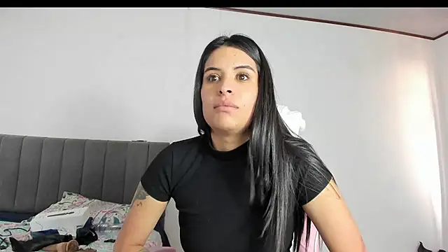 Snapshot of _elektrah chatting on 02/10/25, 09:04  elektrah online show from 02/10/25, 09:04