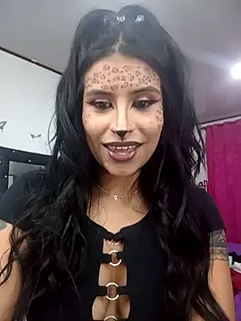 Snapshot of _elektrah chatting on 10/15/25, 12:42  elektrah online show from 10/15/25, 12:42