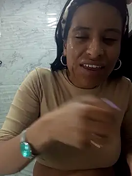 Snapshot of _elektrah chatting on 09/15/25, 05:41  elektrah online show from 09/15/25, 05:41