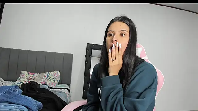 Snapshot of _elektrah chatting on 02/20/25, 12:52  elektrah online show from 02/20/25, 12:52