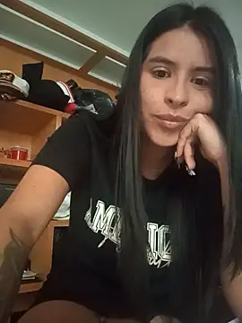 Snapshot of _elektrah chatting on 10/17/25, 08:21  elektrah online show from 10/17/25, 08:21