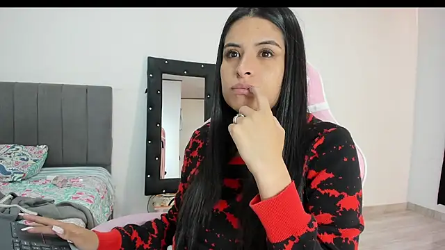 Snapshot of _elektrah chatting on 02/19/25, 02:01  elektrah online show from 02/19/25, 02:01