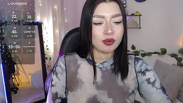 mily thomson b  online show from 11/25/25, 02:28