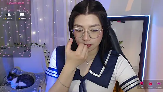 mily thomson b  online show from 11/06/25, 07:51