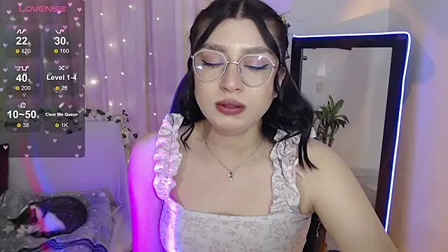 mily thomson b  online show from 11/02/25, 06:46