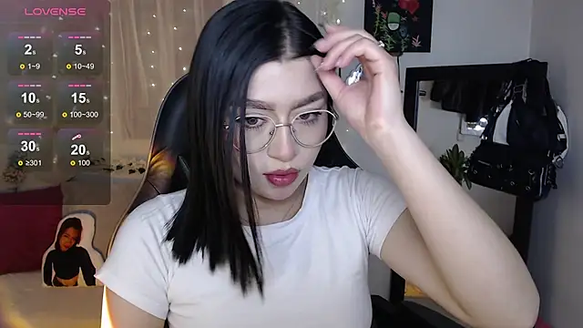 mily thomson b  online show from 09/18/25, 11:30