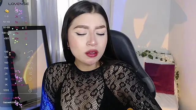 mily thomson b  online show from 04/12/26, 03:59