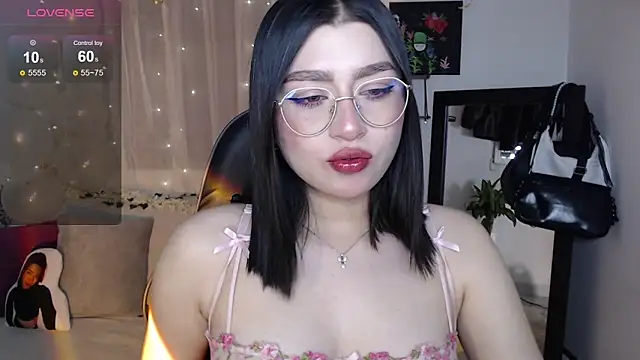 mily thomson b  online show from 09/21/25, 04:17