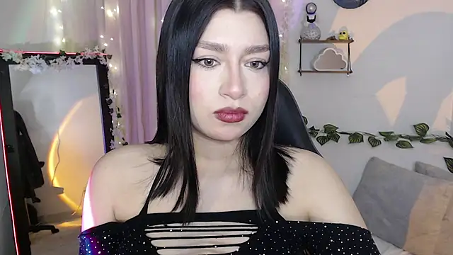 mily thomson b  online show from 11/17/25, 10:58