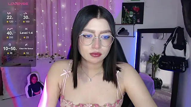 mily thomson b  online show from 10/03/25, 10:33