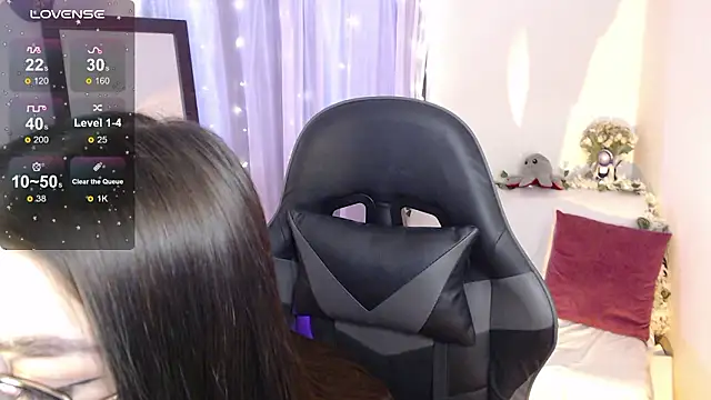 mily thomson b  online show from 02/15/26, 09:58