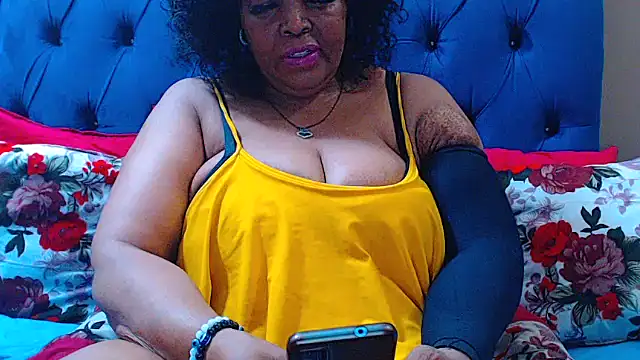 Snapshot of ebonycandy10 chatting on 10/16/25, 06:38 ebonycandy10 online show from 10/16/25, 06:38