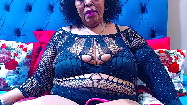 Snapshot of ebonycandy10 chatting on 10/15/25, 06:16 ebonycandy10 online show from 10/15/25, 06:16