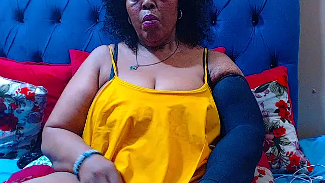 Snapshot of ebonycandy10 chatting on 10/16/25, 06:21 ebonycandy10 online show from 10/16/25, 06:21