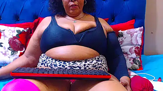Snapshot of ebonycandy10 chatting on 10/18/25, 06:48 ebonycandy10 online show from 10/18/25, 06:48