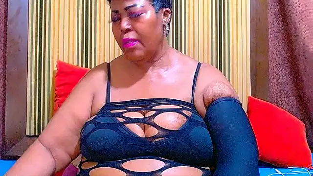 ebonycandy10 online show from 12/05/25, 07:01