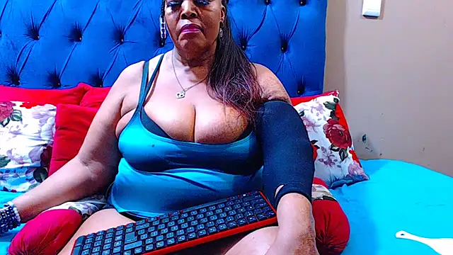 Snapshot of ebonycandy10 chatting on 09/17/25, 07:27 ebonycandy10 online show from 09/17/25, 07:27