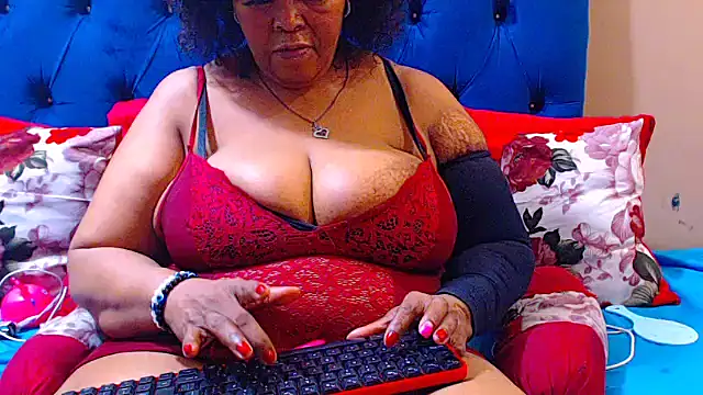 Snapshot of ebonycandy10 chatting on 10/19/25, 07:00 ebonycandy10 online show from 10/19/25, 07:00