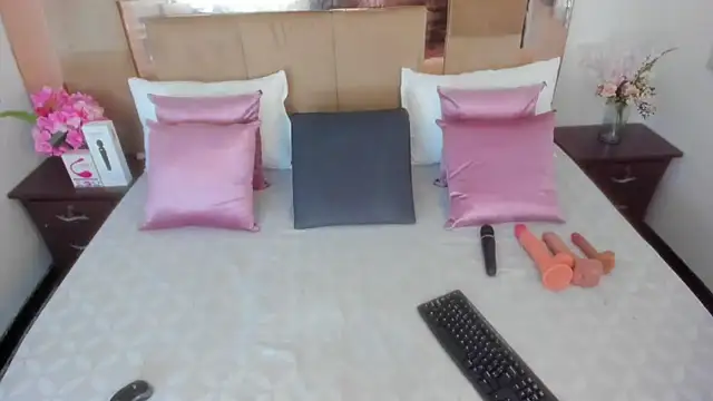 LizBrook online show from 04/01/26, 07:33