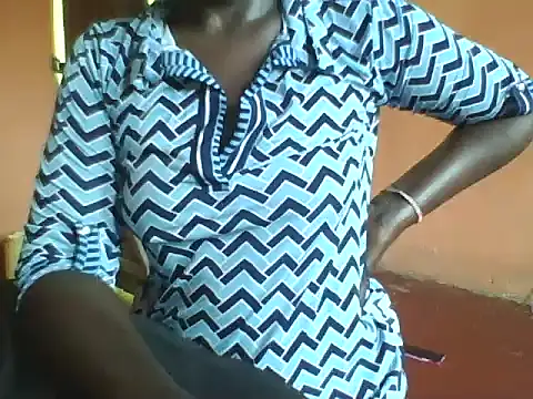 Snapshot of Naivegirrl chatting on 11/18/25, 02:20 Naivegirrl online show from 11/18/25, 02:20