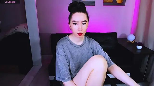 Snapshot of Lily_xBabe chatting on 06/18/26, 01:49 Lily xBabe online show from 06/18/26, 01:49