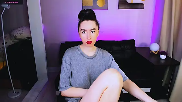 Snapshot of Lily_xBabe chatting on 06/11/26, 03:31 Lily xBabe online show from 06/11/26, 03:31