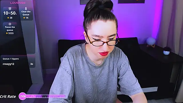 Snapshot of Lily_xBabe chatting on 06/24/26, 01:53 Lily xBabe online show from 06/24/26, 01:53