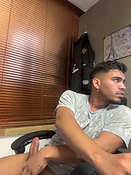 Snapshot of jaden_98_ chatting on 11/29/25, 11:16 jaden 98 online show from 11/29/25, 11:16