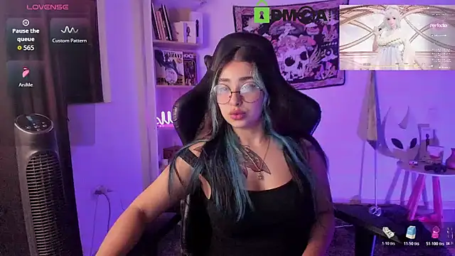 sweetcoralinee online show from 12/05/25, 04:00