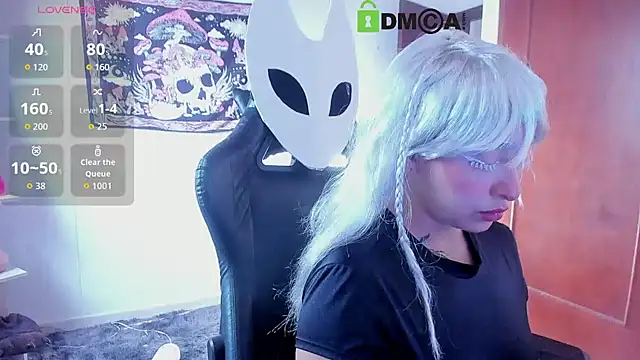 sweetcoralinee online show from 10/31/25, 09:00