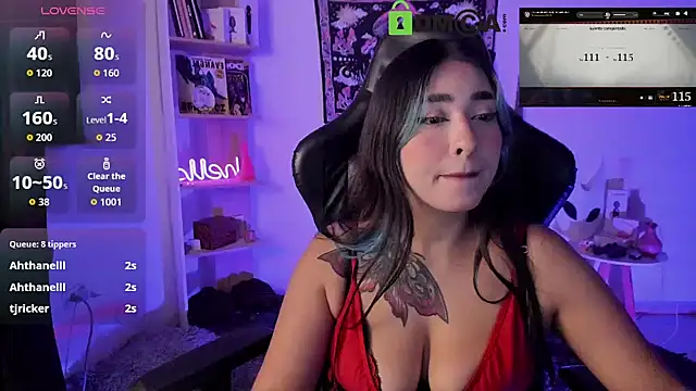 sweetcoralinee online show from 11/25/25, 04:13