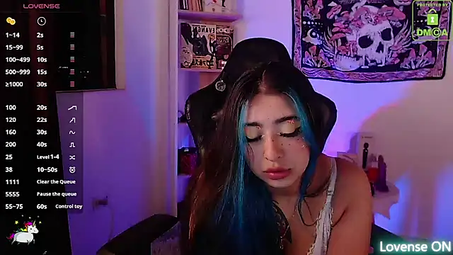 Snapshot of sweetcoralinee chatting on 09/22/25, 01:22 sweetcoralinee online show from 09/22/25, 01:22