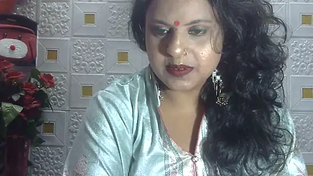 Snapshot of Sexy_komolika chatting on 02/26/25, 02:49 Sexy komolika online show from 02/26/25, 02:49