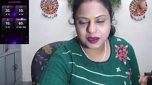 Snapshot of Sexy_komolika chatting on 11/26/25, 02:39 Sexy komolika online show from 11/26/25, 02:39