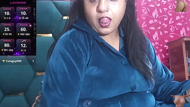 Snapshot of Sexy_komolika chatting on 11/21/25, 04:06 Sexy komolika online show from 11/21/25, 04:06