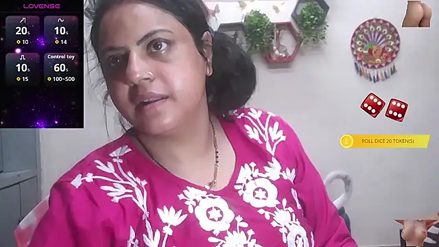 Snapshot of Sexy_komolika chatting on 10/29/25, 10:52 Sexy komolika online show from 10/29/25, 10:52