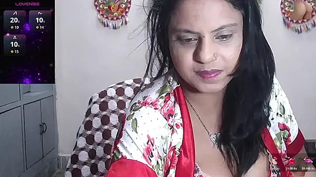 Snapshot of Sexy_komolika chatting on 09/21/25, 11:04 Sexy komolika online show from 09/21/25, 11:04
