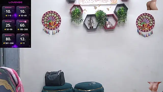 Snapshot of Sexy_komolika chatting on 11/30/25, 01:56 Sexy komolika online show from 11/30/25, 01:56