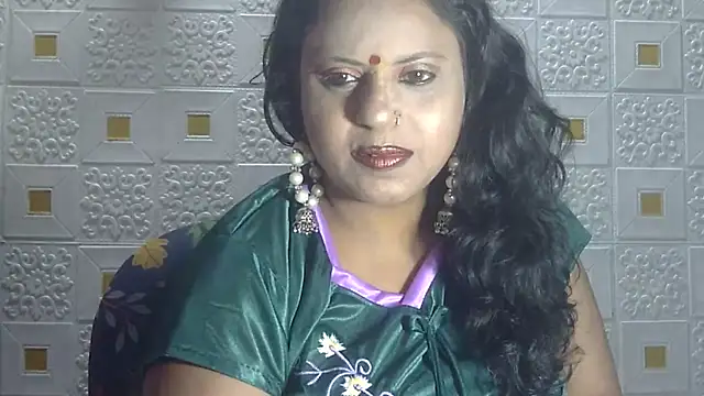 Snapshot of Sexy_komolika chatting on 03/18/25, 02:17 Sexy komolika online show from 03/18/25, 02:17