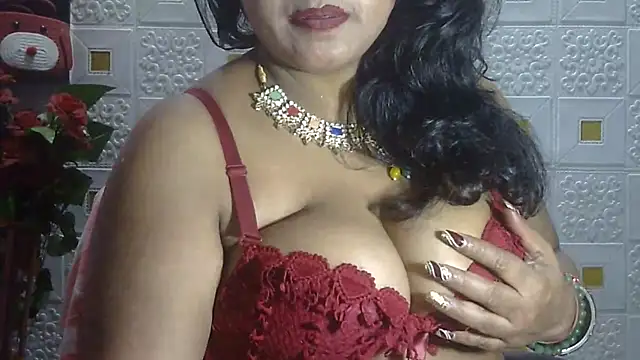 Snapshot of Sexy_komolika chatting on 03/12/25, 08:41 Sexy komolika online show from 03/12/25, 08:41