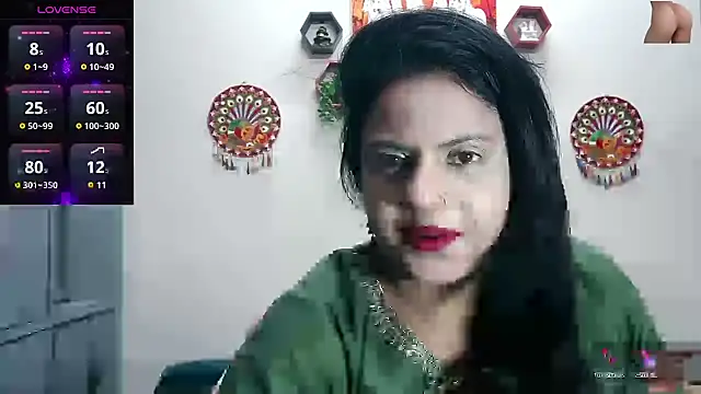 Snapshot of Sexy_komolika chatting on 10/19/25, 05:37 Sexy komolika online show from 10/19/25, 05:37