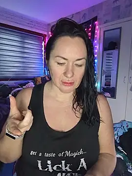 KinkyLittleWitch online show from 02/06/26, 02:02