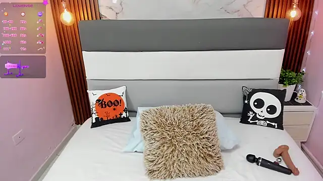 ETHANLOVE1 online show from 10/22/25, 04:23