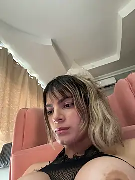Snapshot of emiss_ chatting on 03/02/25, 05:20 emiss online show from 03/02/25, 05:20