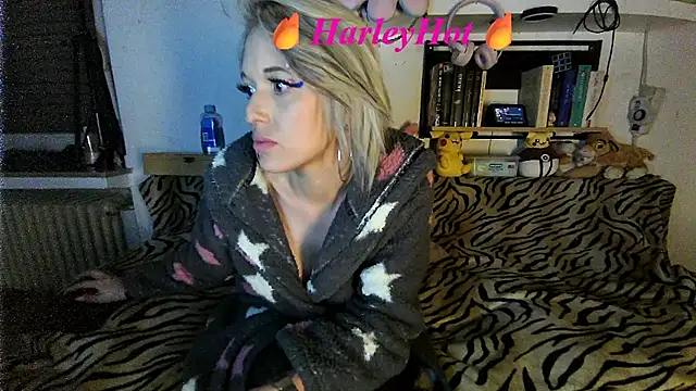 Snapshot of Harleyhot13061 chatting on 03/17/25, 11:57 Harleyhot13061 online show from 03/17/25, 11:57