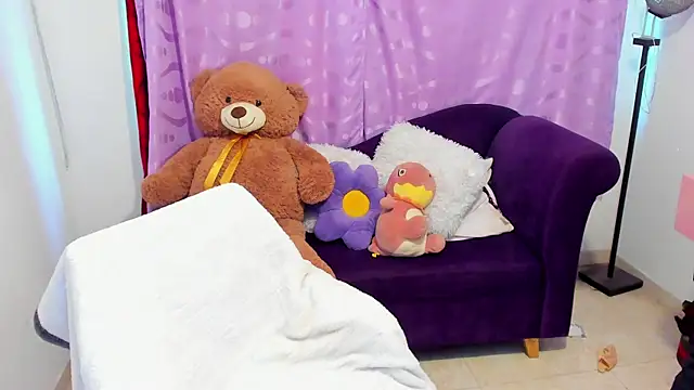 Snapshot of cynthia_watson chatting on 09/24/25, 02:01 cynthia watson online show from 09/24/25, 02:01