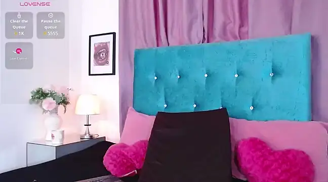 camila larzon online show from 03/13/25, 03:28