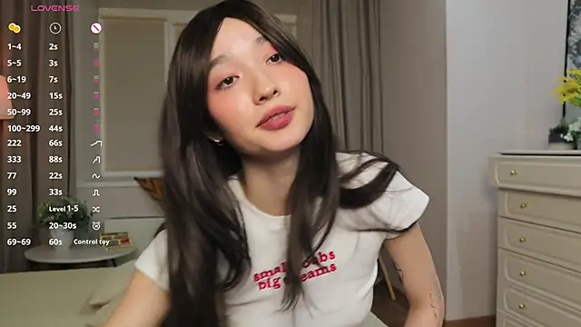 ikuyo  online show from 04/18/26, 07:58